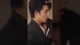 #申浩男 #王格格「这个单手抱太有感觉了！」#drama #love #重生 #先婚后爱 #追妻火葬场 #chinesedrama #cdrama #都市 #校园