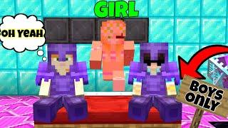  I Secretly Joined BOYS ONLY Server as 'GIRL' in Minecraft!