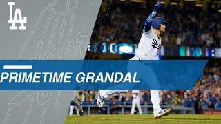 Grandal goes deep twice to propel Dodgers win