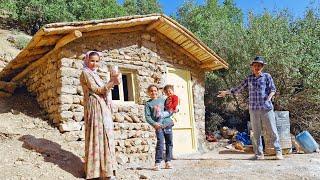 Nomadic life: Plastering and installing in a shelter with the help of a kind man