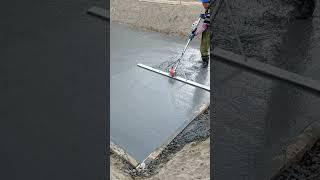 Electric concrete floor scraper