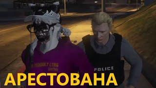 Полицейский подпивас кафает девок в GTA 5 RP