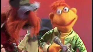 The Muppet Show: Scooter & Floyd Pepper - "Mr Bassman"