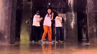 HOW TO HOUSEDANCE! // # 1 Looselegs, salsa step/hop, the marjorie, swivel,