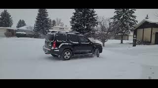 Nissan Xterra on snow, Trying drift donuts