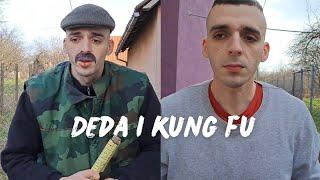 Deda pokazuje unuku kung fu