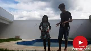 Desafio da piscina com minha irmã 