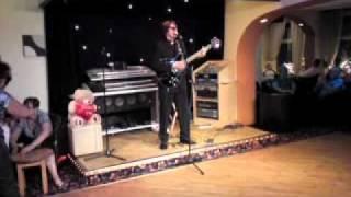 Bob Baxter as roy orbison @ the lyndene