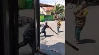 Pria Ini Kebal Dibacok Samurai
