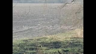 Противотанковые мины в поле в Украине. Anti-tank mines in a field in Ukraine. 02.04.2022.