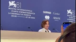 Sigourney Weaver on Portraying Strong Women: ‘Women Don’t Give Up’ | Venice Film Festival