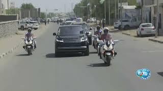 Départ du cortège de l’aéroport vers le Palais du Peuple