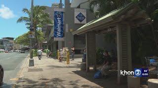 Walmart employee in critical condition after Keeaumoku St. stabbing