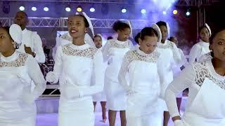 WAMBEREYE AGAKIZA - Alarm Ministries (Official Live Video)