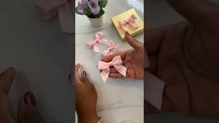How to make a little bow  #ribbon #giftwrappingideas #wrappinggifts #ribbonbow #bow #gift #craft