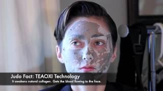 GlamGlow Mud Mask Demo by The Judo Twins