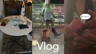 Vlog 대학생 브이로그 | 습하고 더운 날 견뎌내기 • 추정 봄웜의 미니 파우치 털이 • 여름 장마철 ootd  • 방구석 먹방  • 공부하고 출근하는 방학 이야기 !