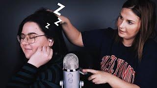 ASMR MED IZZI #2 Försöker Ge VARANDRA Tingles *OMG DÖR*