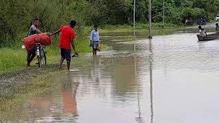 People of several vill terrorized by the rising water level of Brahmaputra ||