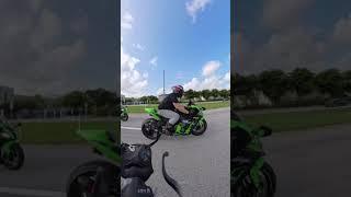 Just raw road power from the ZX10R  camera man hanging tight on the ZH2  #ZX10RPower