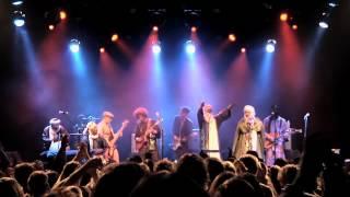 Tinariwen & Red Hot Chili Peppers - "Cler Achel"