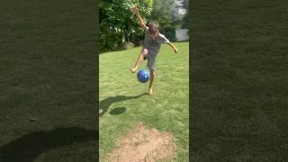 Around the world! #futbol #soccer #juggling ️
