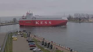 Gdansk Welcomes MASSIVE Car Carrier 'Isar Highway' to Its Shores