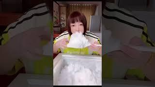 ASMR FREEZER FROST EATING AND SCRAPING / WHITE ICE EATING