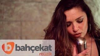 Didem Ezgi Kurt  - Öyle Böyle Değil