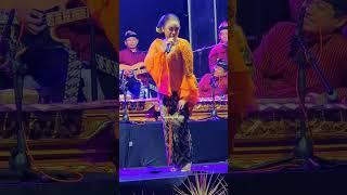 Niken Tes lagu Thailand selalu ada saja tingkah lucunya #nikensalindri #nikinsalindriterbaru