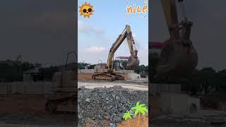 Máy xúc vệ sinh bánh xích trước khi ra về #excavator #mayxuclamviec