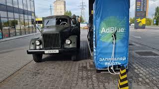 ГАЗ 51 в большом городе  Едем на 10 років Old Car Land