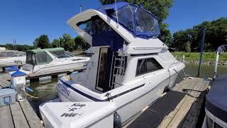 Bayliner 3258 Command Bridge, Walk Around