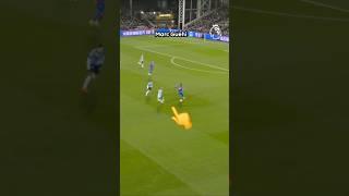COMPOSED Ball-Playing Defender 