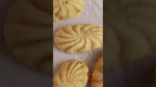 Lebanese Maamoul Cookies (Pistachio Stuffed)