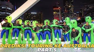 PREDIKSI PAKE BAJU ALIEN DI MELBOURNE.. BIKIN HEBOH.. MALU BANGET