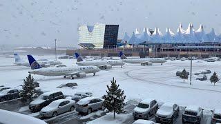 Today Colorado, USA froze! First major snowstorm buries Denver airport