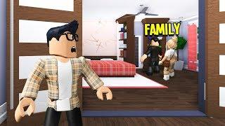 Rich Family Had An Evil Secret.. I Got Adopted & EXPOSED It! (Roblox Bloxburg)