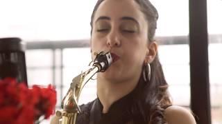 Show de Saxofonista y cantante para Eventos