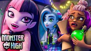  Draculaura Gets To Celebrate The BEST Monster Holiday! | Monster High™