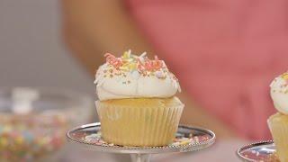 Try These Champagne Cupcakes For Festive Fun