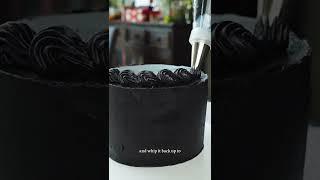Why is black buttercream hard to make? #SHORTS