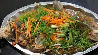 CÁ SONG HẤP XÌ DẦU / ẨM THỰC PHÙNG TẤN/ Steamed parallel fish with soy sauce