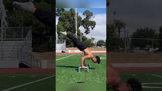 Explosiveness and body weight balance #calisthenics #bodyweightexercise #fitness #handstandworkout