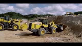 Komatsu WA270-8 and WA320-8 walkaround