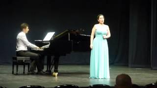 "Must the winter come so soon?" Pilar Belaval, mezzosoprano. Omar Sánchez, piano.