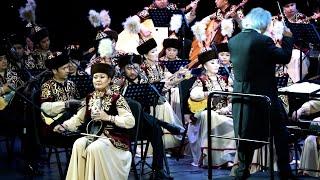 Али Алпысбаев «Күй-толғау» орын Жанар Жүсіпова, дирижер Али Алпысбаев