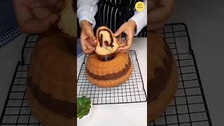 I can't stop making this easy cake! who would you make it for? #cake #5minuterecipe #food