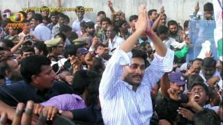 Battle between YSR Congress Party and TDP - Seemandhra Elections
