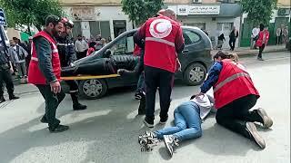 Simulation d'un accident de circulation par le croissant rouge Algèrien comité local de Bouzeguène